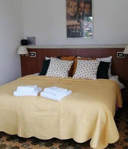 Magnolia Bb, Maggiore Nocleg ze śniadaniem 3*